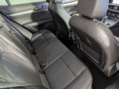 Used 2024 Alfa Romeo Stelvio Ti image 32