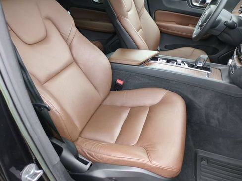 Used 2023 Volvo XC60 B5 Plus w/ Climate Package AWD/4WD image 33