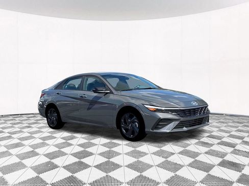 New 2026 Hyundai Elantra Sport FWD image 16