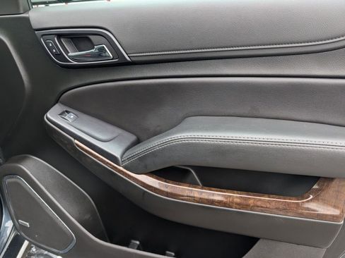 Used 2019 Chevrolet Tahoe LT w/ LT Signature Package image 29