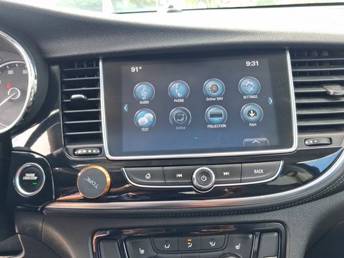 Used 2018 Buick Encore Essence FWD image 18