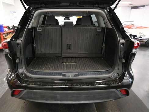 Used 2023 Toyota Highlander L AWD/4WD image 23