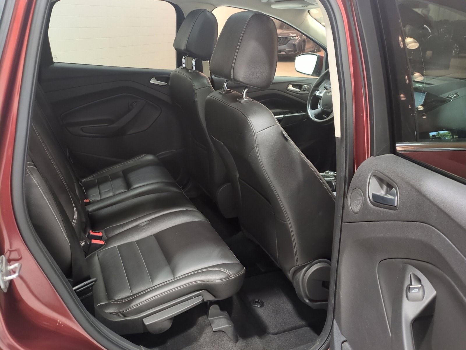 Used 2014 Ford Escape Titanium w/ Equipment Group 401A FWD image 12