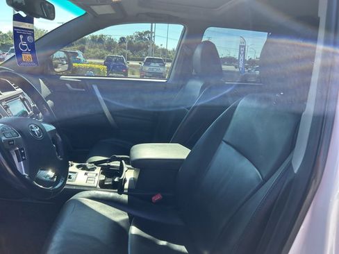 Used 2013 Toyota Highlander Plus image 6