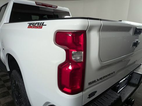 New 2026 Chevrolet Silverado 1500 LT Trail Boss w/ LT Trail Boss Premium Package AWD/4WD image 11