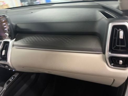 Used 2022 Kia Sorento SX image 25