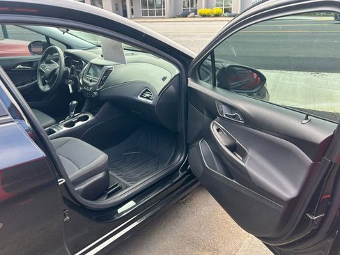Used 2019 Chevrolet Cruze LS w/ LS Convenience Package FWD image 22