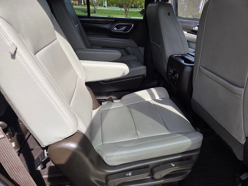 Used 2021 Chevrolet Tahoe Z71 w/ Z71 Off-Road Package image 15