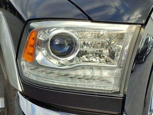 Used 2013 RAM 2500 Laramie w/ Convenience Group image 10