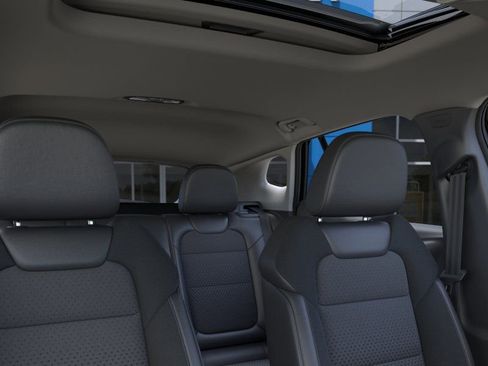 New 2026 Chevrolet Trax LT w/ Sunroof Package FWD image 24