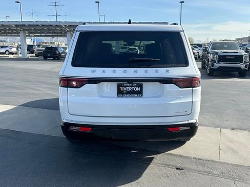 Used 2024 Jeep Wagoneer Series III AWD/4WD image 23