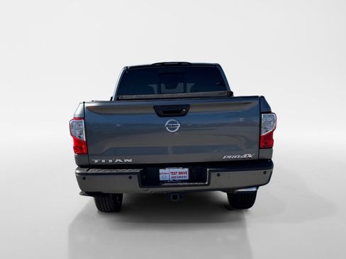 Used 2017 Nissan Titan PRO-4X image 4