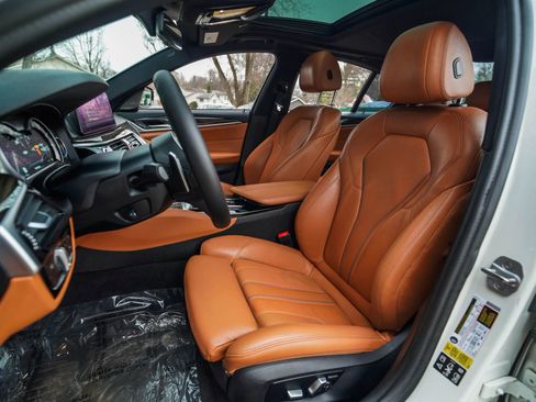 Used 2019 BMW 540i xDrive w/ M Sport Package image 13