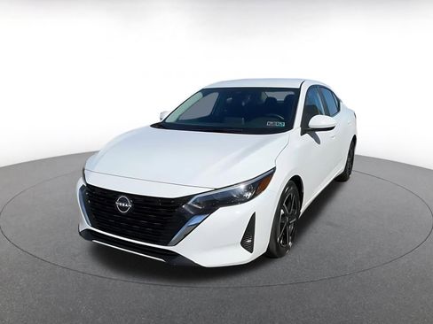 Used 2025 Nissan Sentra SV image 7