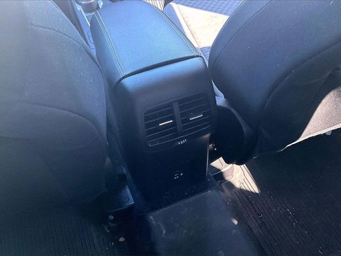 Used 2020 Ford Escape SE image 24