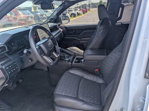 Used 2026 Toyota 4Runner TRD Off-Road Premium AWD/4WD image 13