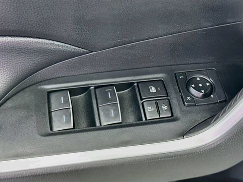 Used 2024 Toyota RAV4 XLE AWD/4WD image 18