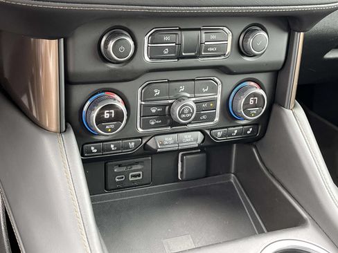 Used 2021 Chevrolet Suburban High Country AWD/4WD image 36