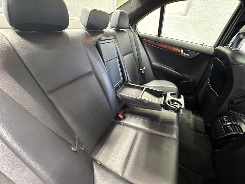 Used 2009 Mercedes-Benz C 300 Sedan image 21