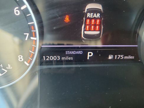 Used 2024 Nissan Pathfinder SV w/ Lighting Package (N92) FWD image 24