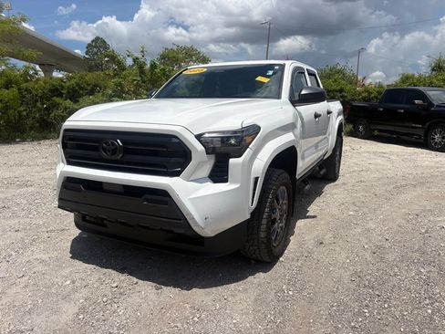 Used 2025 Toyota Tacoma SR w/ SR Upgrade Package RWD image 7