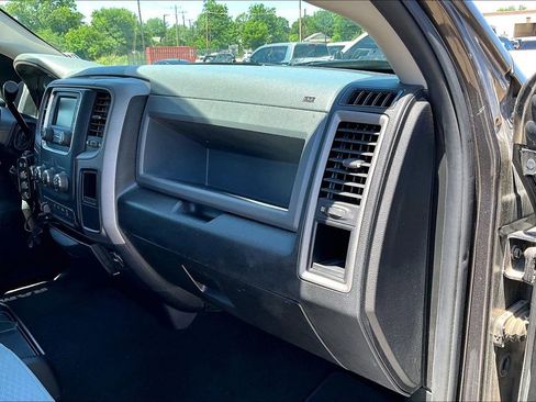 Used 2018 RAM 2500 Tradesman w/ Chrome Appearance Group AWD/4WD image 19