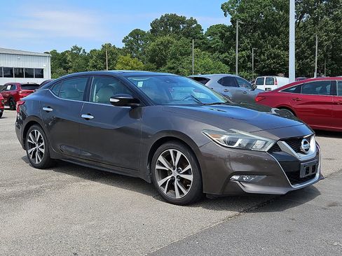 Used 2016 Nissan Maxima Platinum FWD image 2