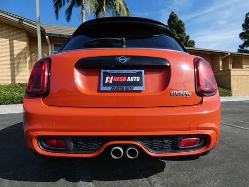 Used 2019 MINI Cooper S w/ Premium Package image 10