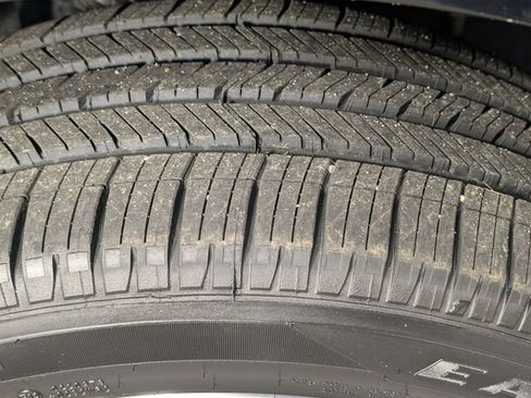 Used 2024 Ford Expedition Max Limited image 9