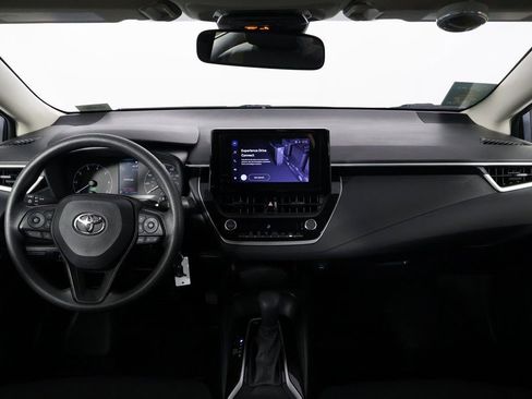 Used 2025 Toyota Corolla LE image 8
