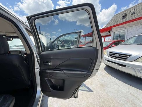 Used 2020 Mitsubishi Outlander SEL FWD image 11