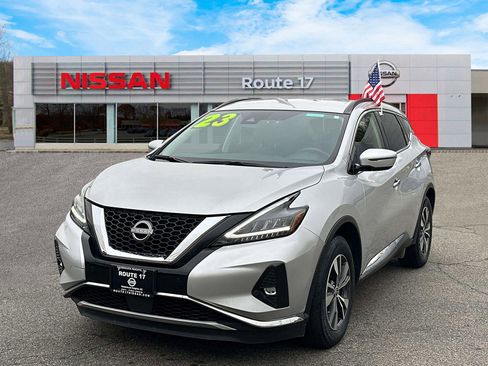 Used 2023 Nissan Murano SV image 2