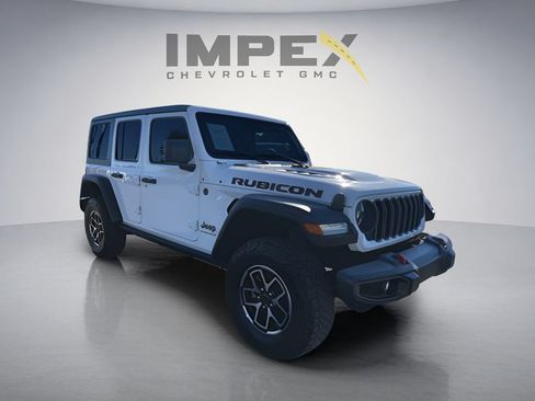 Used 2025 Jeep Wrangler Unlimited Rubicon AWD/4WD image 4