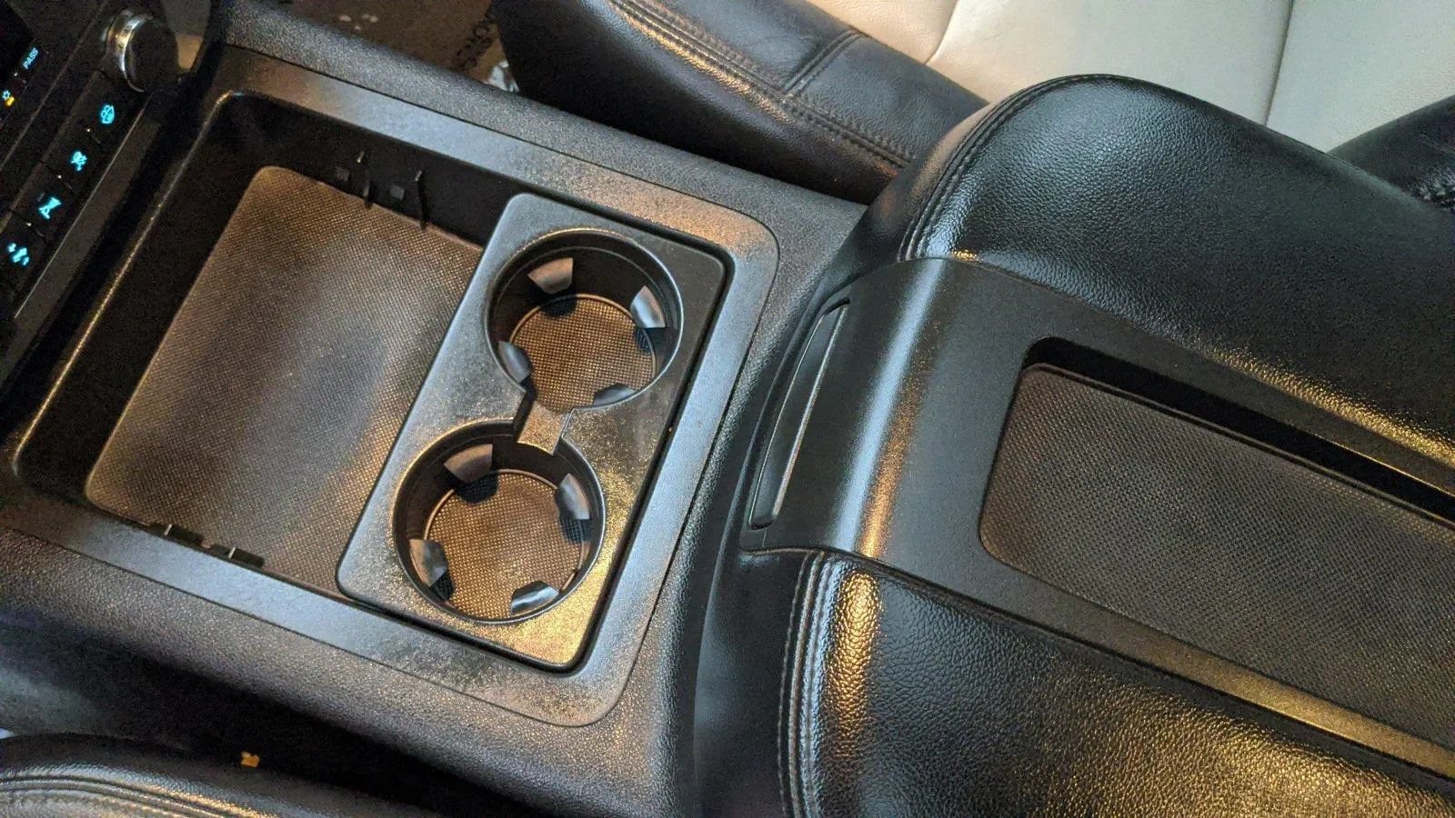 Used 2007 Chevrolet Avalanche LT w/ LT Preferred Equipment Group AWD/4WD image 39
