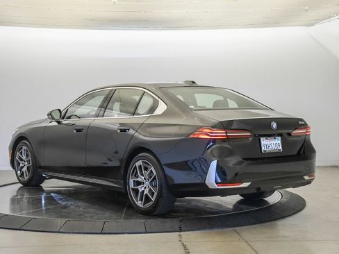Used 2026 BMW 530i w/ Convenience Package RWD image 2