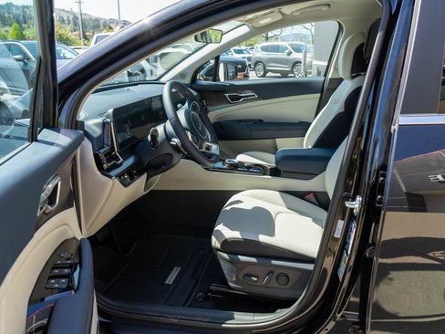 Used 2025 Kia Sportage EX AWD/4WD image 13