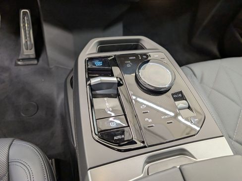 New 2026 BMW iX xDrive60 w/ M Sport Package image 18