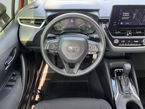 Used 2023 Toyota Corolla LE FWD image 11