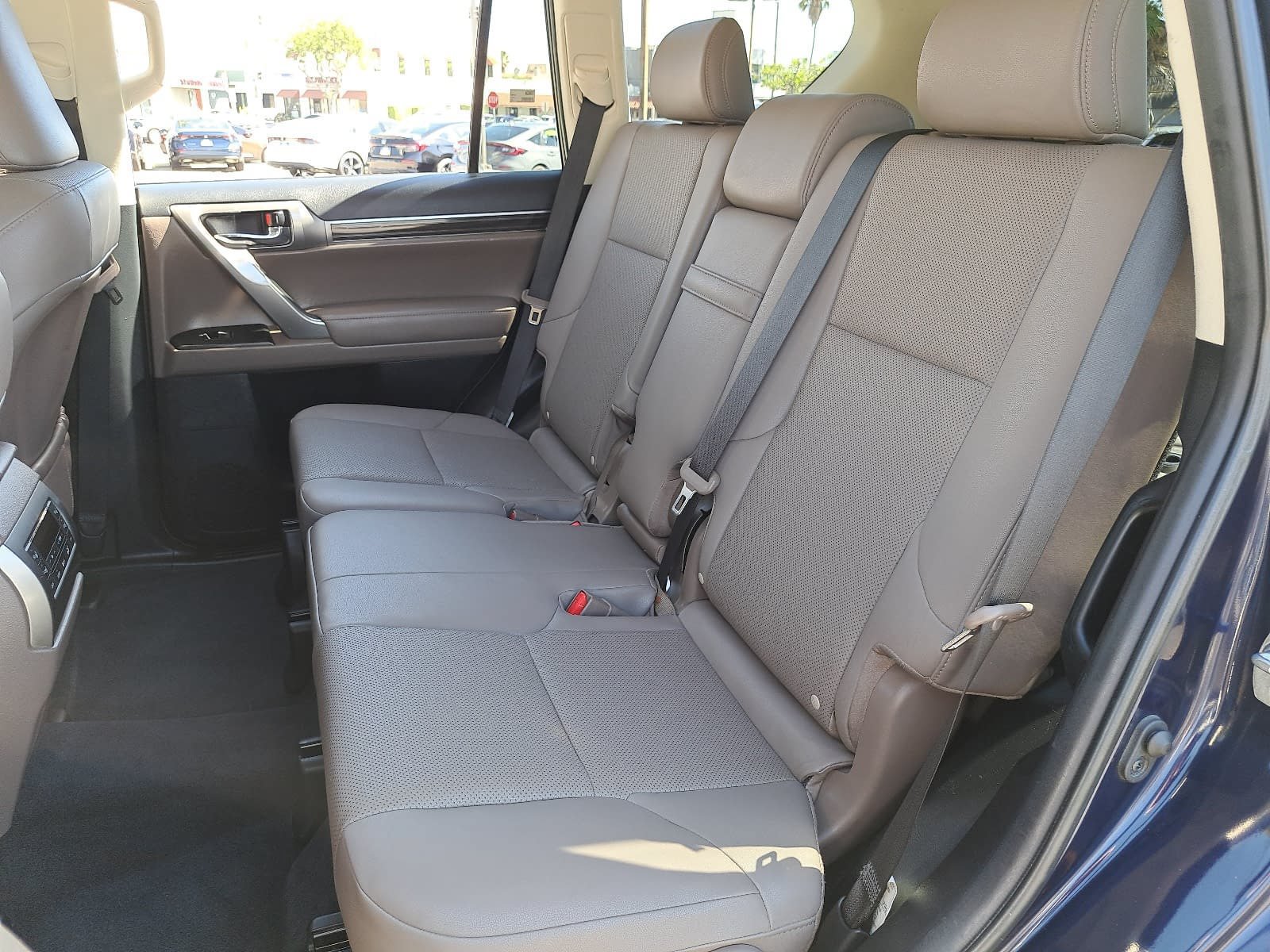 Used 2022 Lexus GX 460 Premium w/ Premium Package AWD/4WD image 15