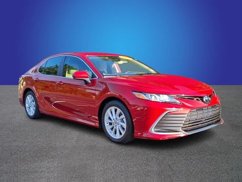 Used 2024 Toyota Camry LE FWD image 3