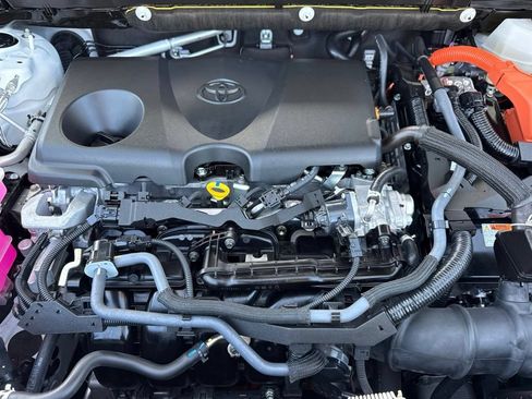 Certified 2025 Toyota RAV4 XLE AWD/4WD image 32