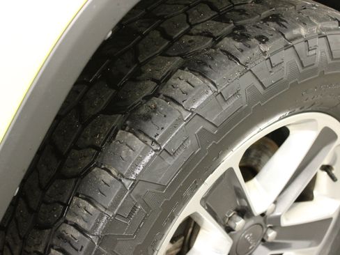 Used 2023 Jeep Wrangler Sahara image 10