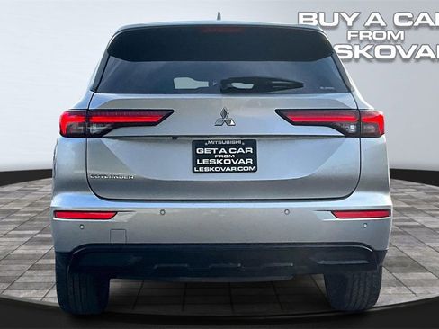 Used 2022 Mitsubishi Outlander SEL Black Edition image 4