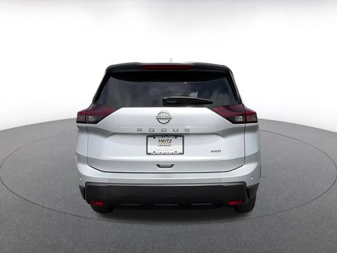 Used 2025 Nissan Rogue SV AWD/4WD image 12