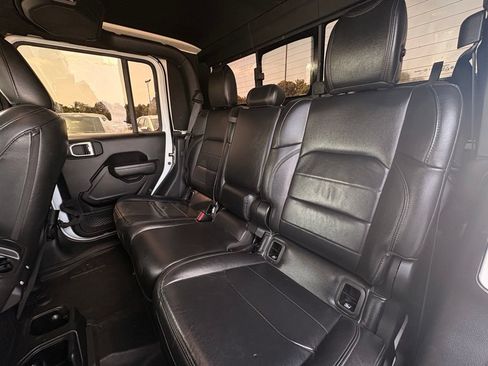 Used 2022 Jeep Gladiator Sport AWD/4WD image 25