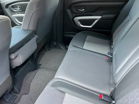 Used 2023 Nissan Titan SV image 5