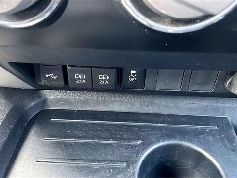Used 2020 Toyota Tundra SR5 w/ SR5 Upgrade Package AWD/4WD image 33