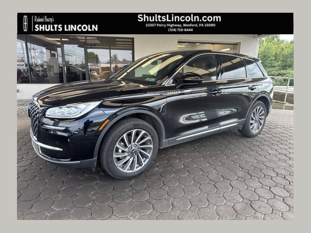 Certified 2025 Lincoln Corsair Reserve AWD/4WD image 1