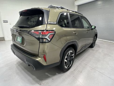 Used 2025 Subaru Forester Limited AWD/4WD image 8