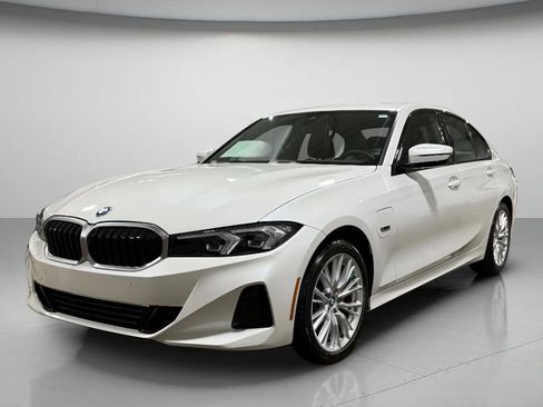 Used 2023 BMW 330e xDrive w/ Driving Assistance Package AWD/4WD image 8